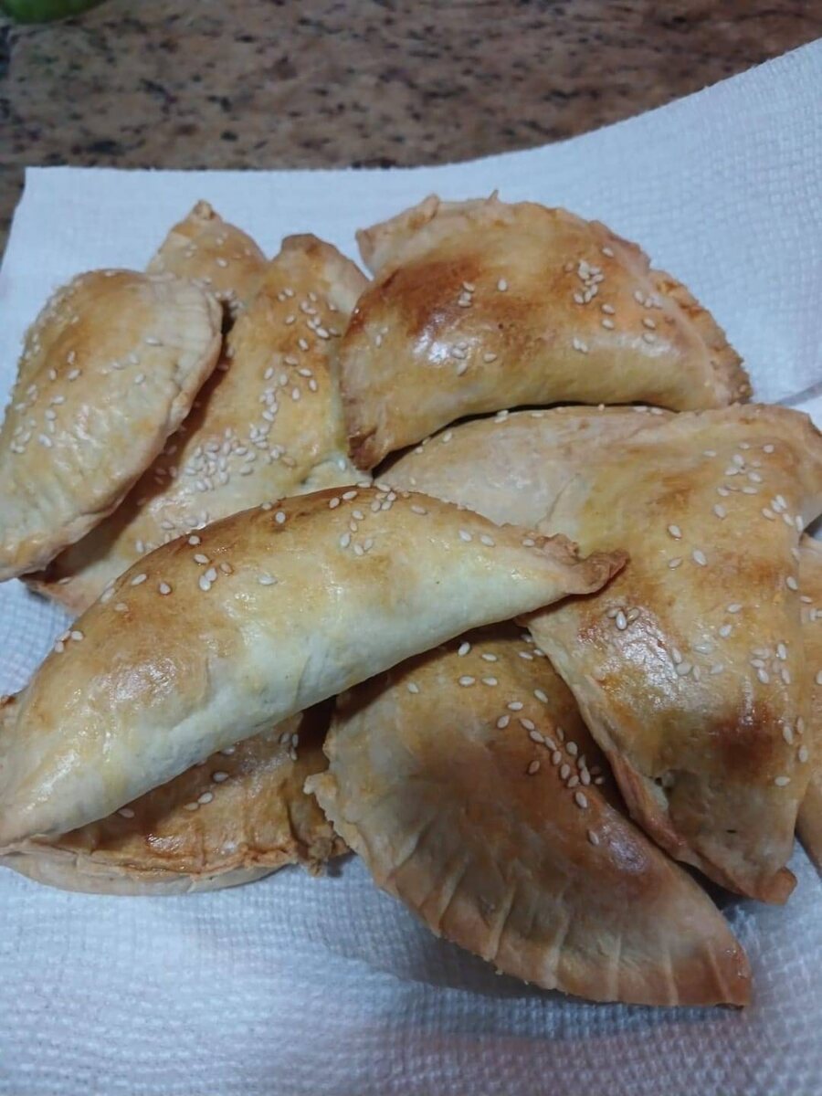 Dulces Chalia - empanadas de dulce recien horneadas
